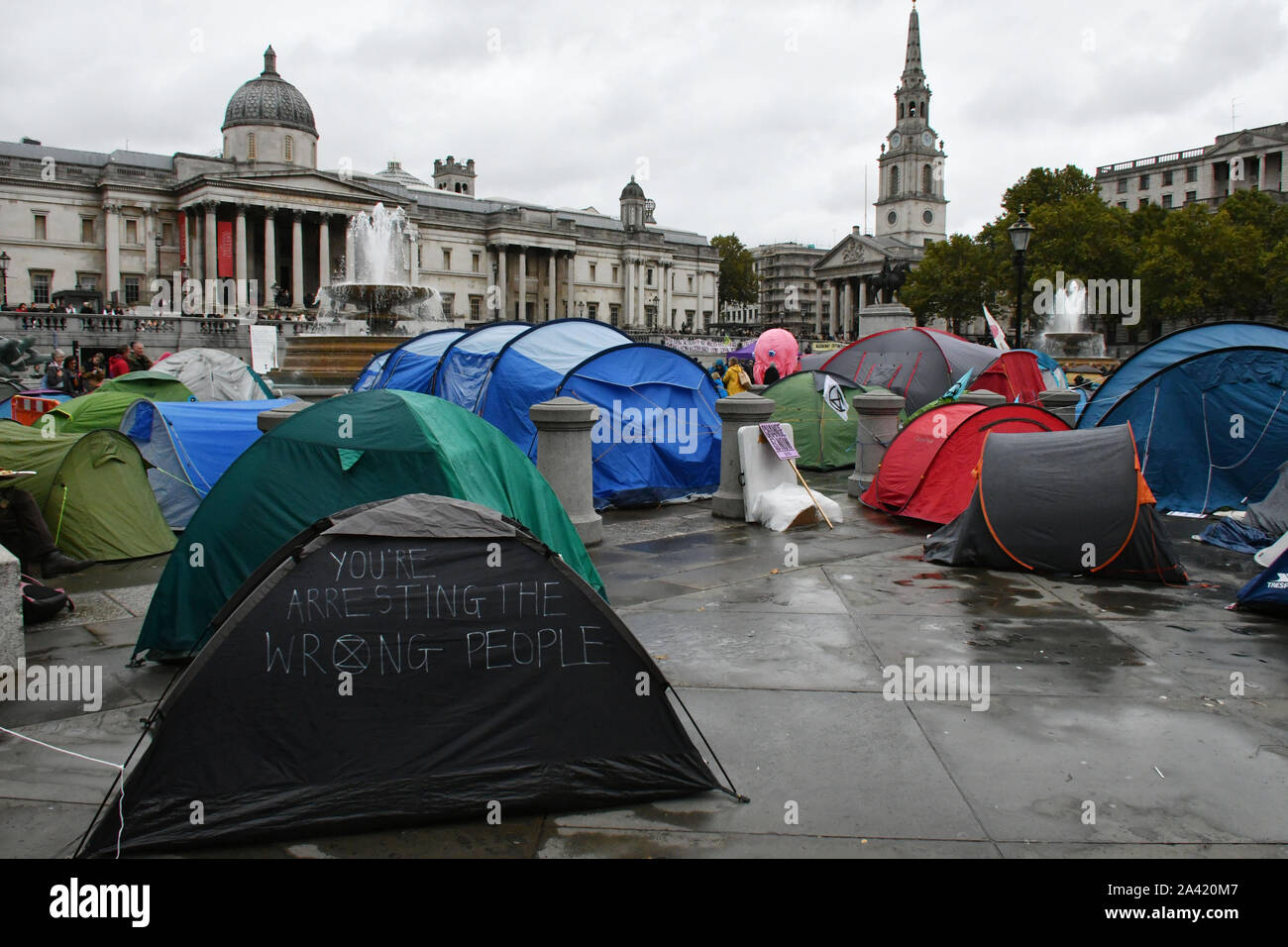 Trafalgar Square, London, UK. 11. Okt 2019. Aussterben Rebellion Demonstranten auf dem Trafalgar Square, London, London, UK. 11 Okt, 2019. Credit: Nils Jorgensen/Alamy leben Nachrichten Stockfoto