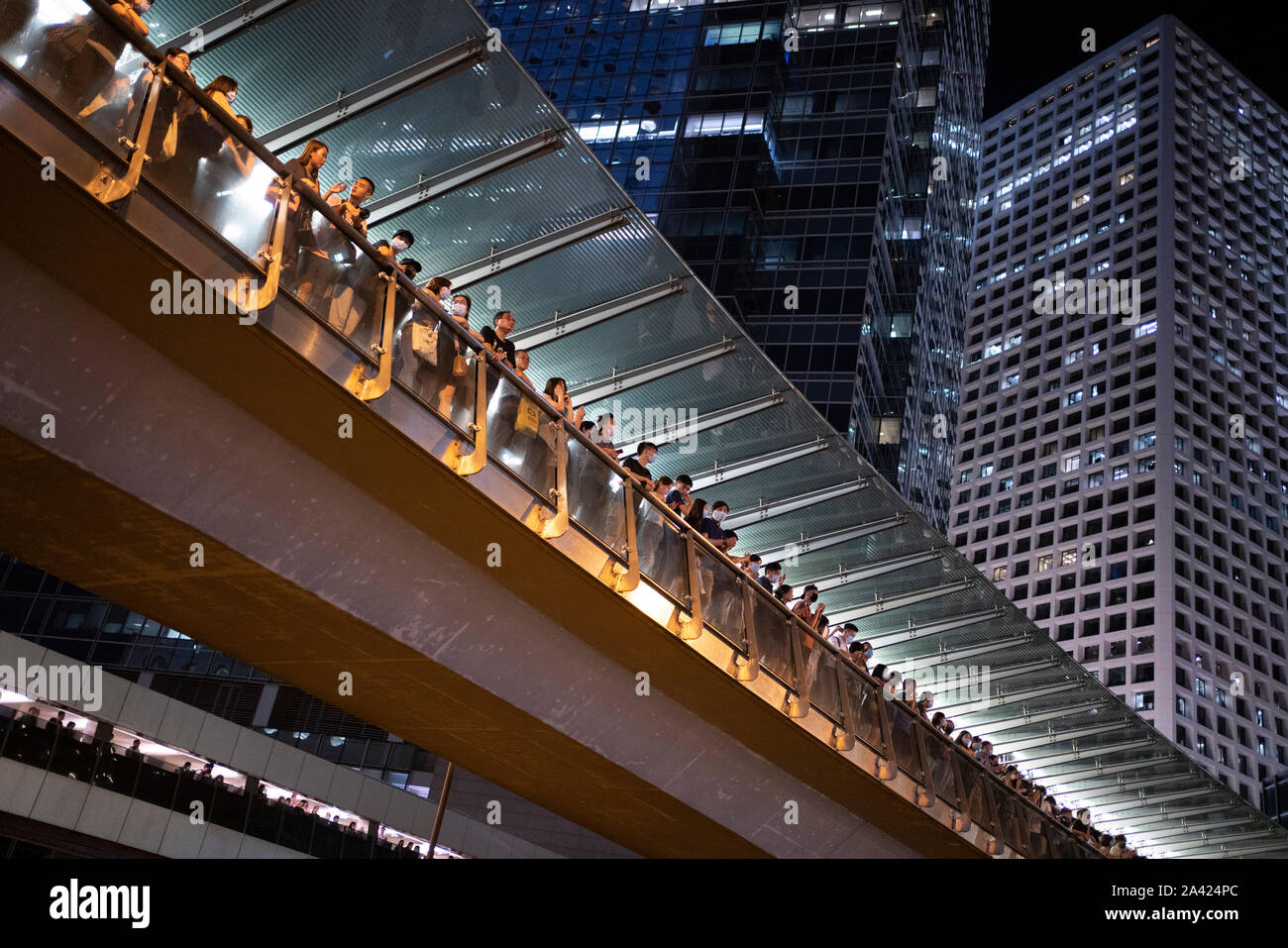 Hong Kong. 4. Oktober 2019. Pro-demokratischen Demonstrationen und März in der Nacht im Central District von Hong Kong. Stockfoto