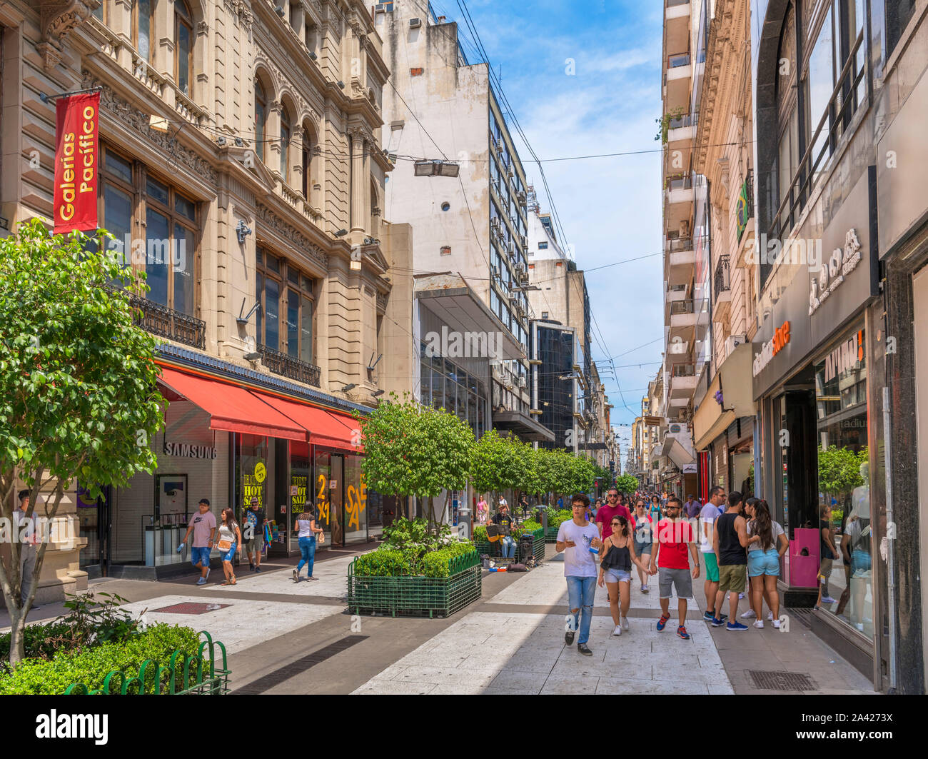 Calle Florida außerhalb Galerías Pacífico, eine große Einkaufsstraße im Stadtzentrum, Buenos Aires, Argentinien Stockfoto