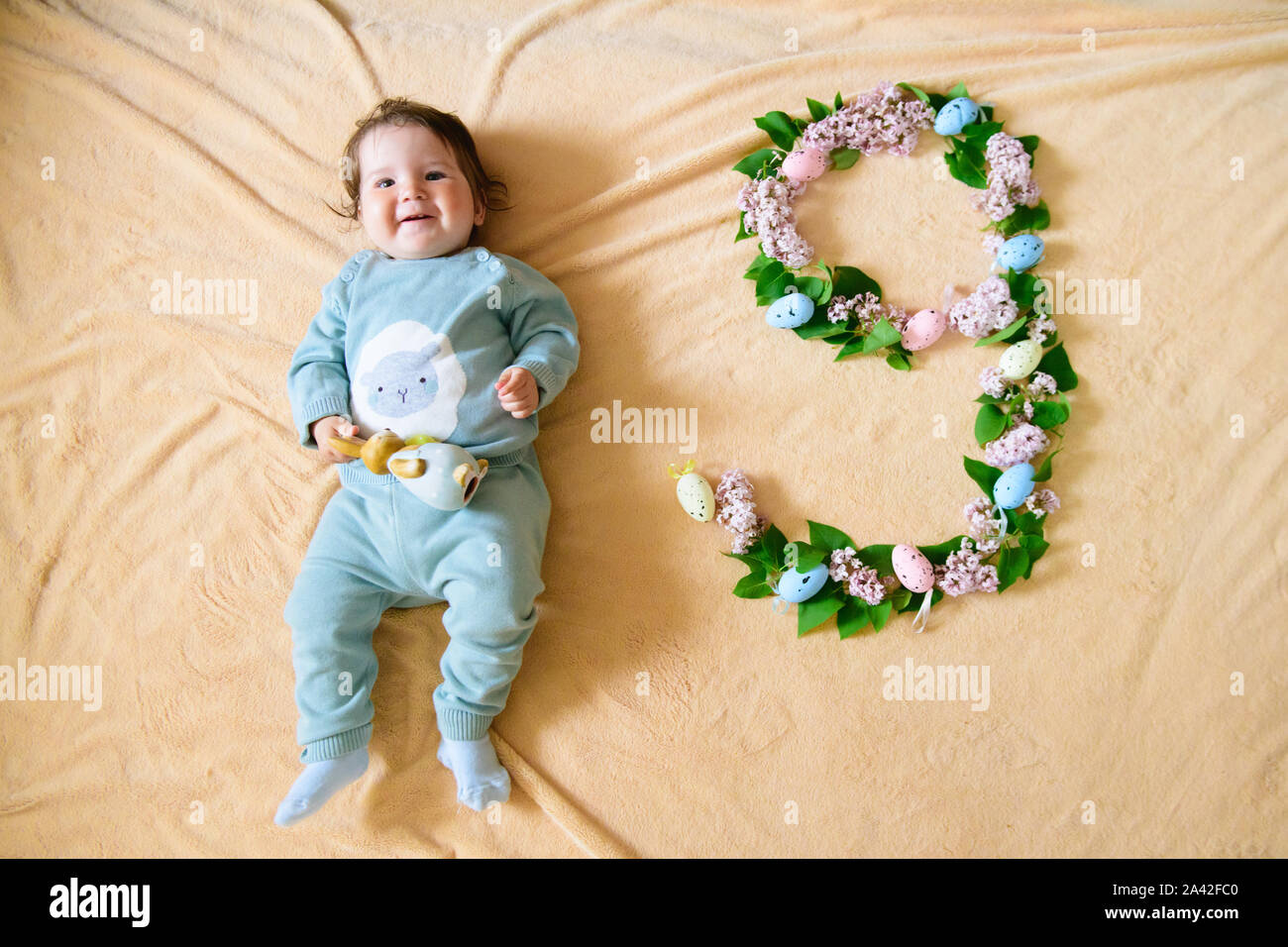 9 monate altes baby -Fotos und -Bildmaterial in hoher Auflösung – Alamy