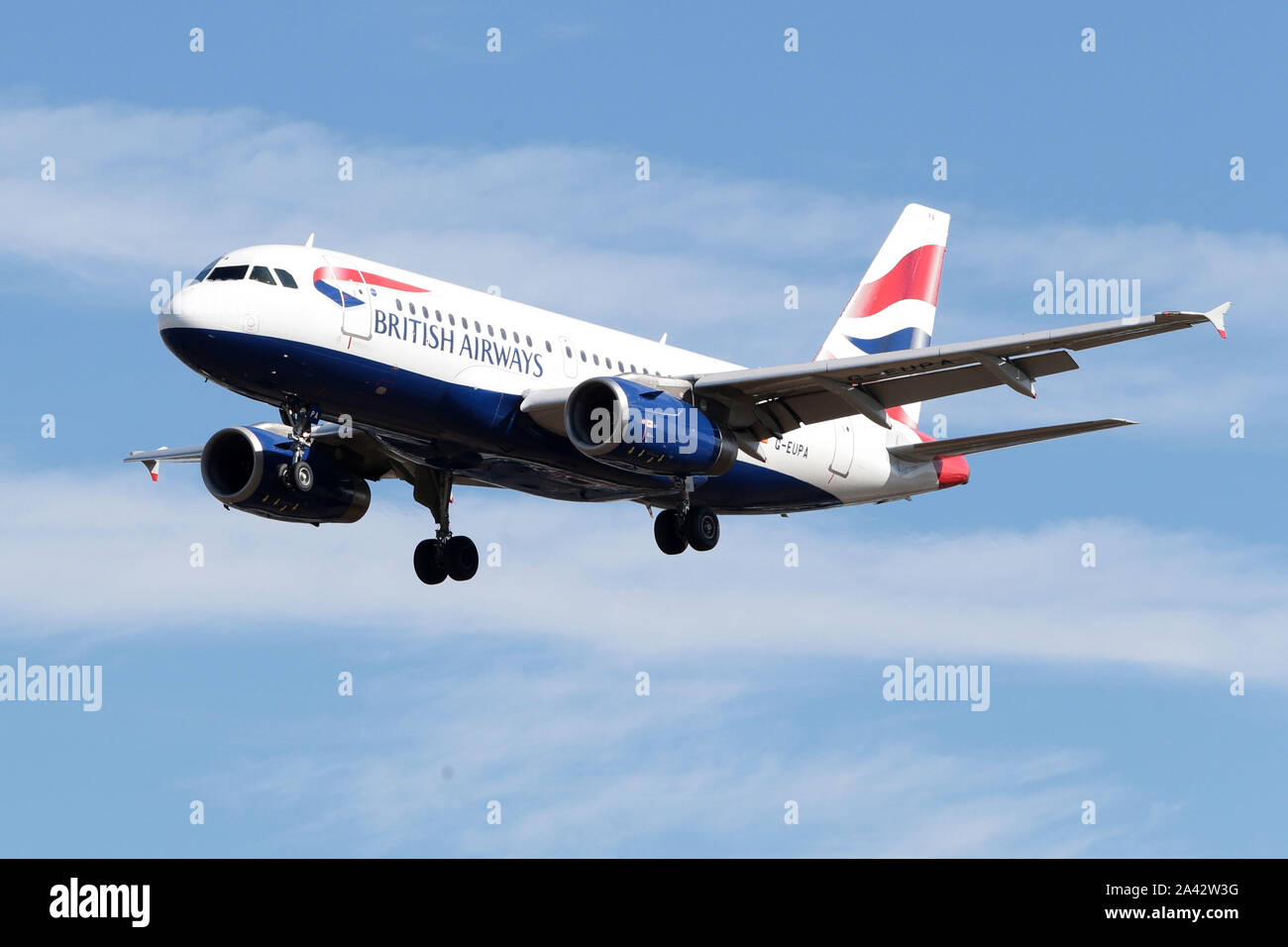 Airbus A319 - MSN 1082 - G-eupa Fluggesellschaft British Airways kommt am Flughafen London Heathrow in Großbritannien zu Land Stockfoto