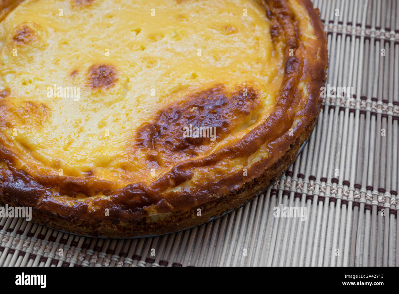 Nahaufnahme einer köstlichen hausgemachten Käsekuchen gebacken Stockfoto