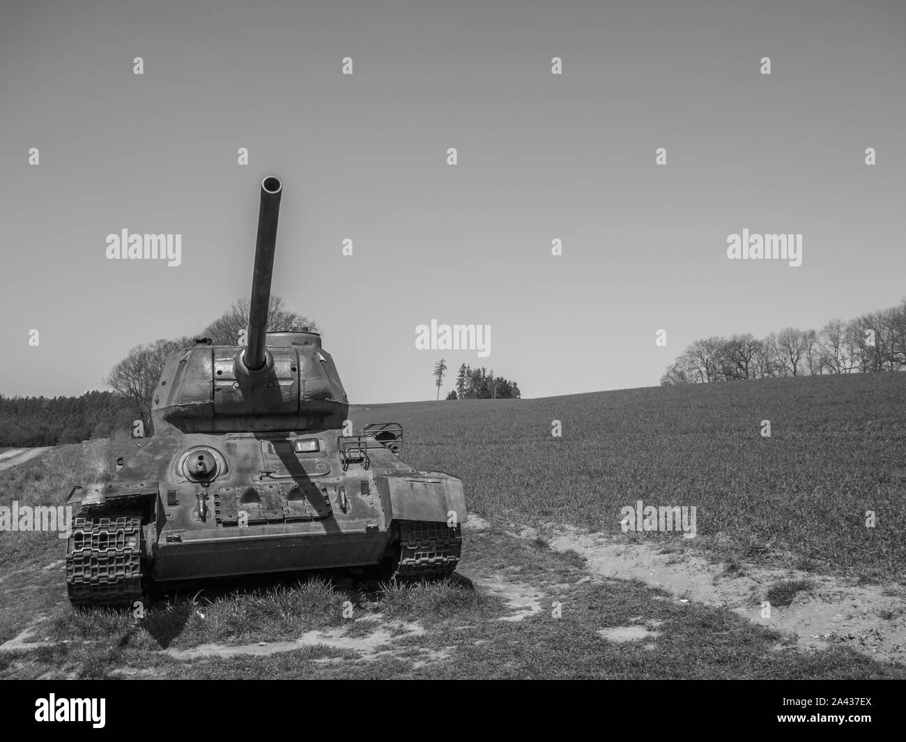 T34 Russischer Panzer Schwarzweiß Stockfotos Und Bilder Alamy