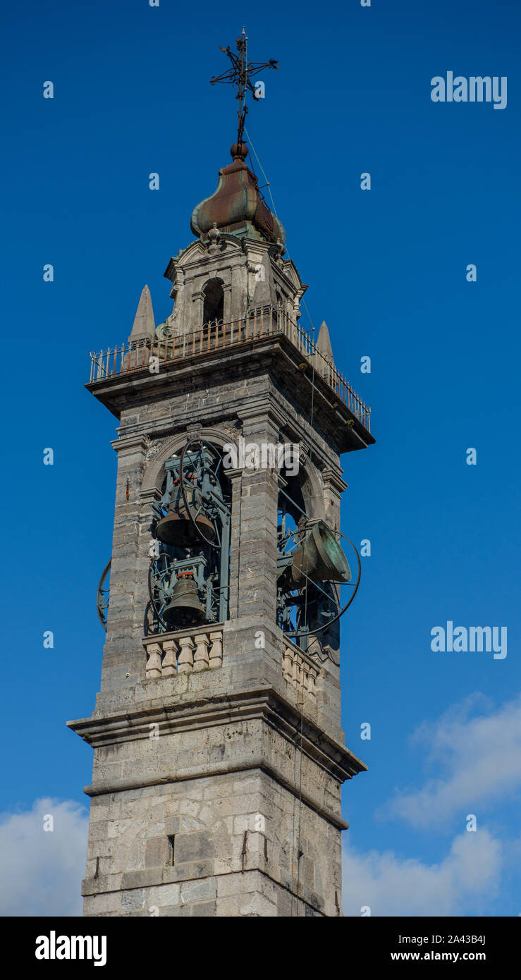 Glockenturm mit Klingel Stockfoto