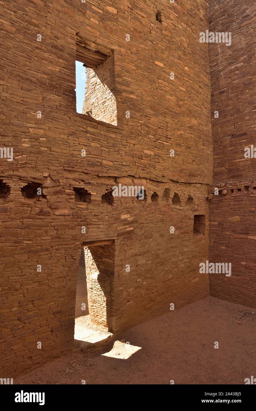 In einem mehrstufigen Osten Zimmer Block, Pueblo Bonito (850-1250 s), Chaco Canyon, NM 190912 61368 Stockfoto