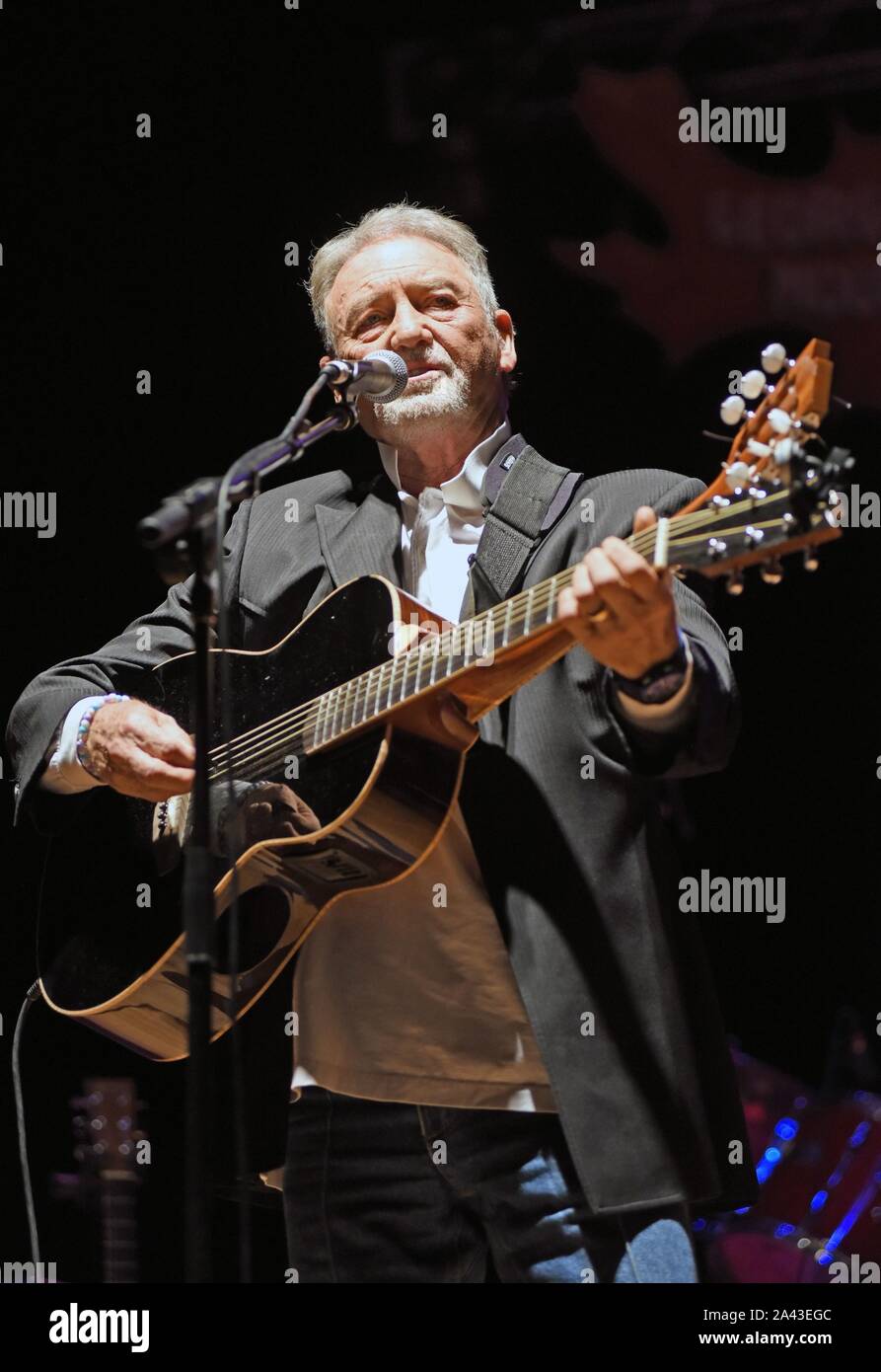 Hiawassee, GA, USA. 11 Okt, 2019. Larry Gatlin auf der Bühne für Gatlin Brothers im Konzert, Georgia Mountain Fairgrounds, Hiawassee, GA, 11. Oktober 2019. Credit: Derek Sturm/Everett Collection/Alamy leben Nachrichten Stockfoto