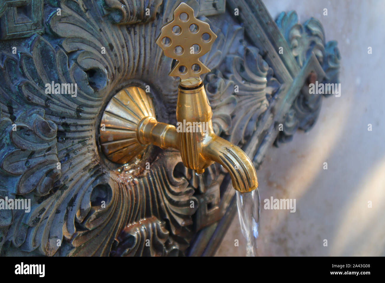 Fatih Sultan Ahmet, Istanbul/Türkei - am 14. September 2019: Wasser droping aus Deutschen Brunnen. Stockfoto