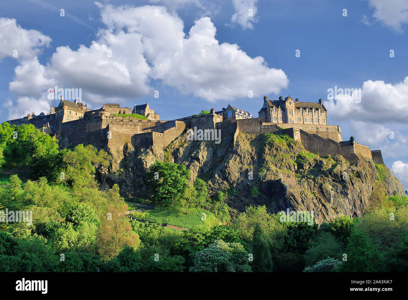 Sie suchen den Hügel an der Edinburgh Castle. Das Edinburgh Castle. Stockfoto