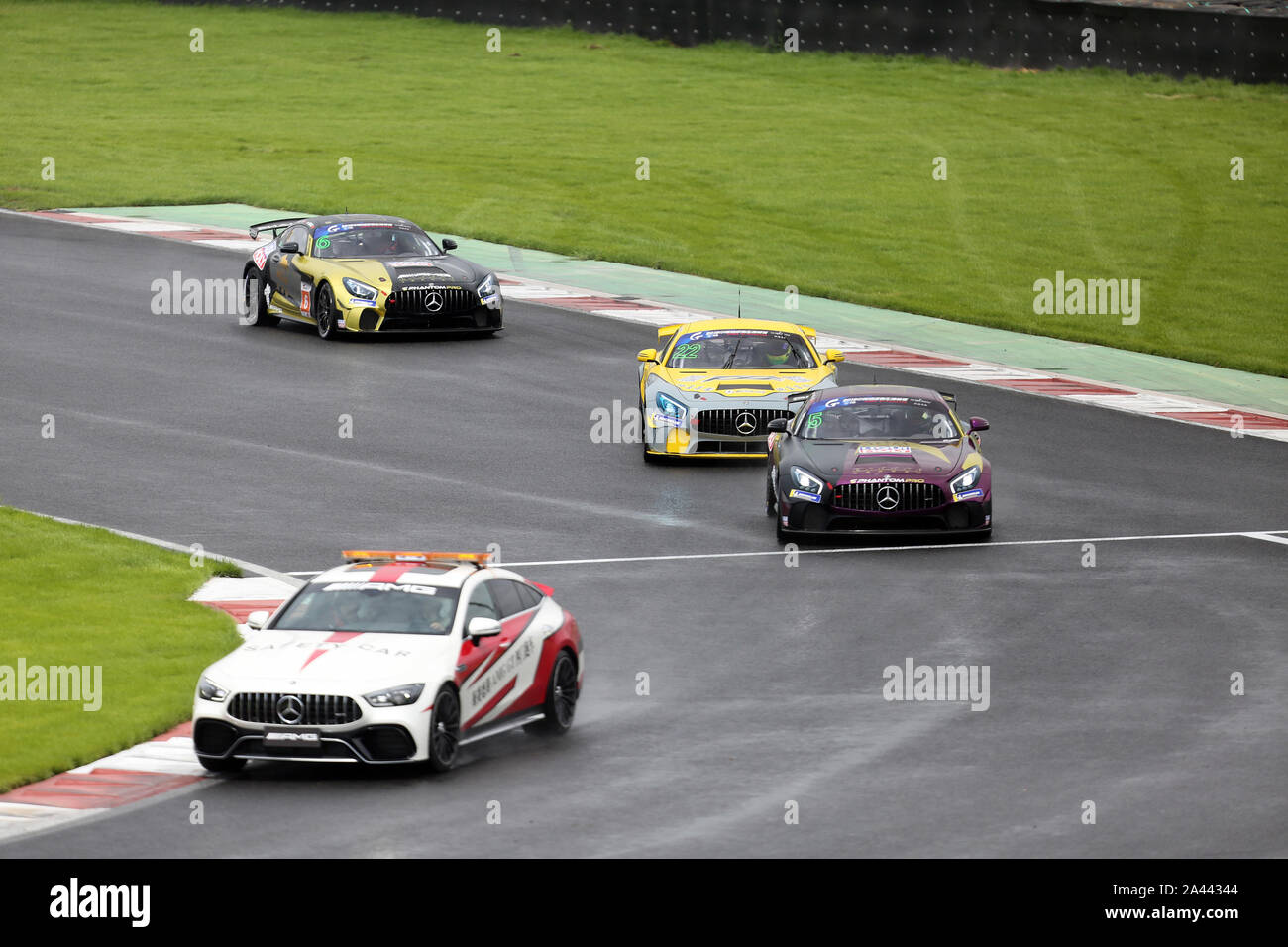 Autos im Rennen in China GT-Meisterschaft in Qinhuangdao Stadt, North China Provinz Hebei, 10. August 2019. China GT-Meisterschaft zieht 48 Racers Stockfoto