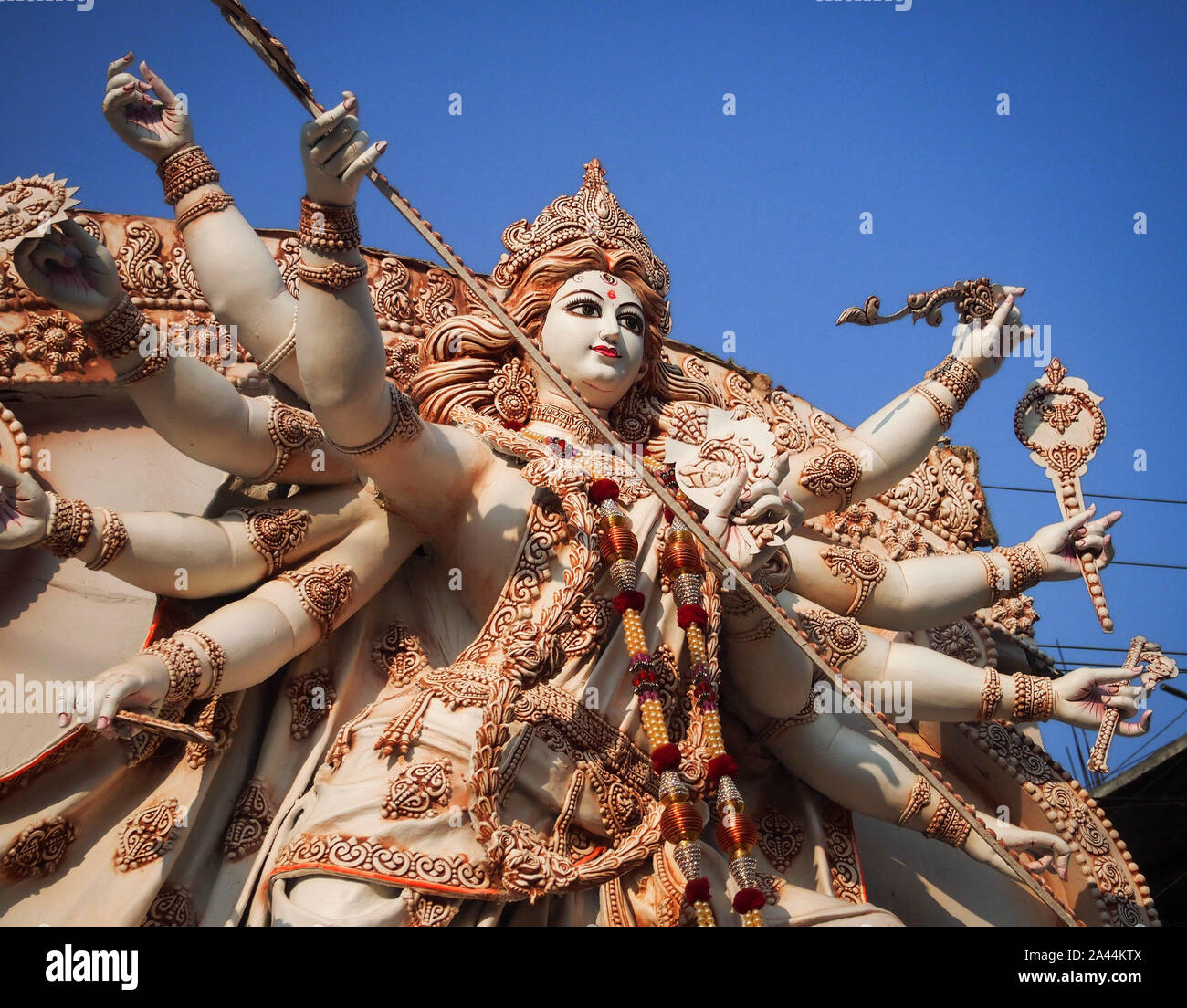 Idol der hinduistischen Göttin Durga während der Durga Puja Festival, das in Indien jedes Jahr passiert Stockfoto