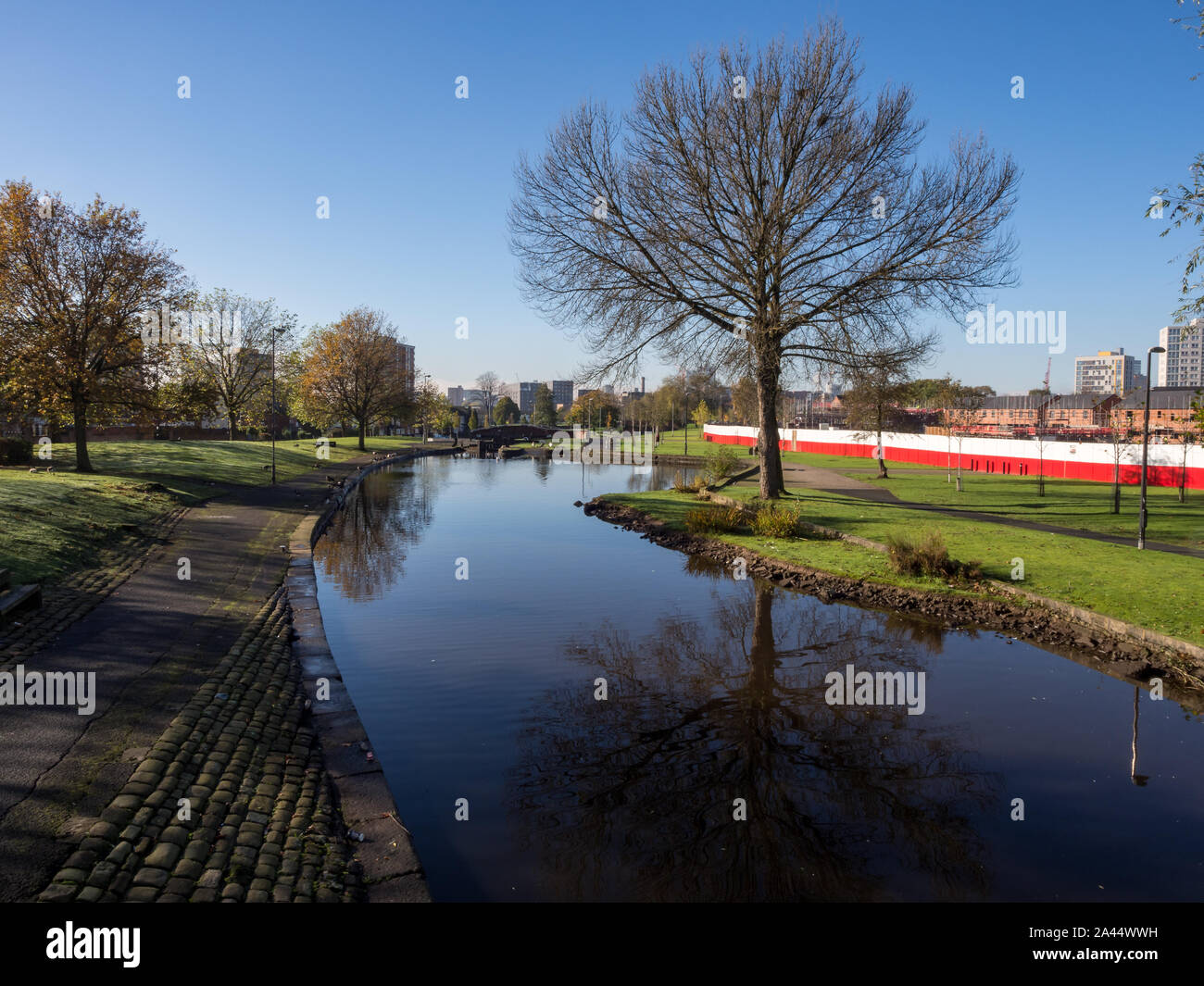 Rochdale Canal in Royles Beckens in Miles Platting in East Manchester Stockfoto