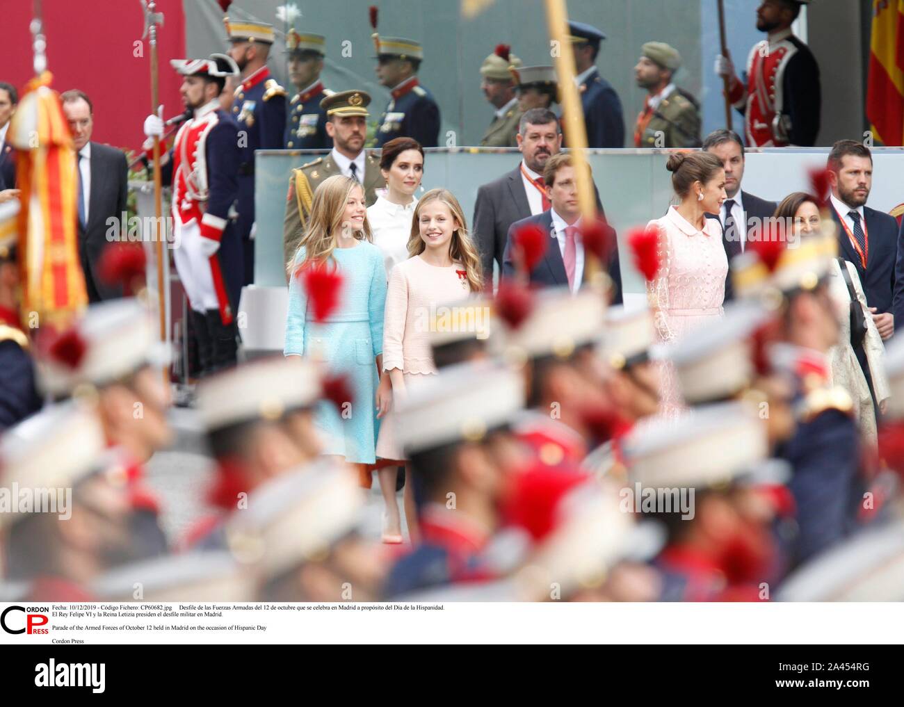 Madrid, Spanien. 12 Okt, 2019. Desfile de las Fuerzas Armadas del 12 de Mayo que se Feier en Madrid a propósito del Día de la Hispanidad. El Rey Felipe VI y la Reina Letizia Sudetendeutschen wies Schroeder el desfile Militar en Madrid. Parade der Streitkräfte von 12. Oktober in Madrid aus Anlass des Hispanic Tag Credit: CORDON PRESSE/Alamy Leben Nachrichten gehalten Stockfoto