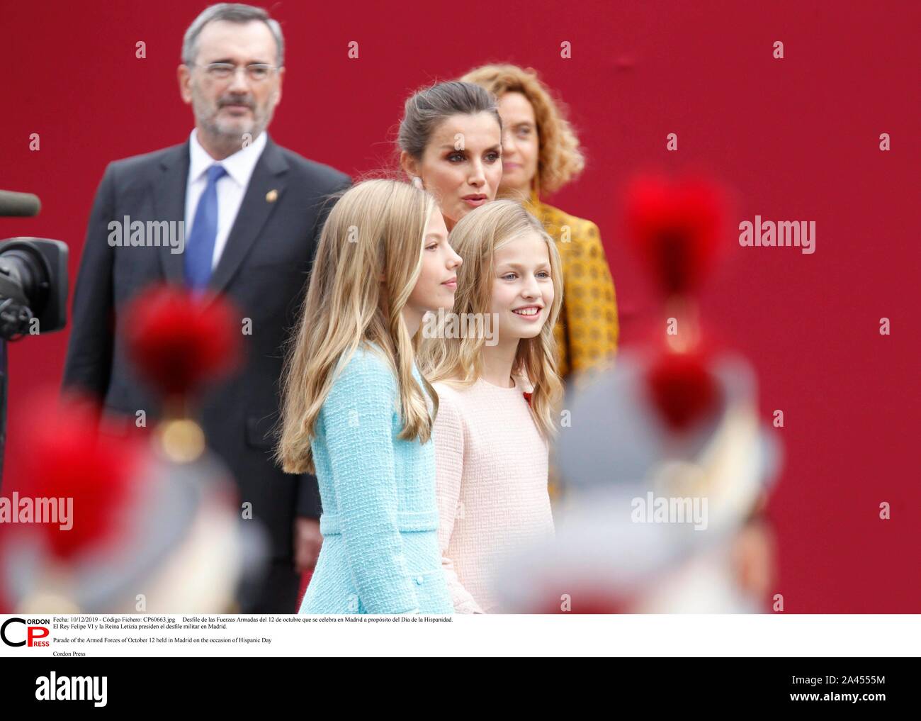 Madrid, Spanien. 12 Okt, 2019. Desfile de las Fuerzas Armadas del 12 de Mayo que se Feier en Madrid a propósito del Día de la Hispanidad. El Rey Felipe VI y la Reina Letizia Sudetendeutschen wies Schroeder el desfile Militar en Madrid. Parade der Streitkräfte von 12. Oktober in Madrid aus Anlass des Hispanic Tag Credit: CORDON PRESSE/Alamy Leben Nachrichten gehalten Stockfoto