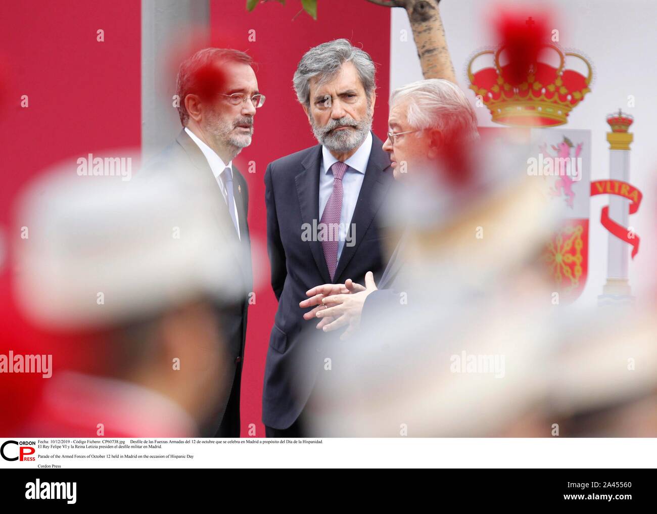 Madrid, Spanien. 12 Okt, 2019. Desfile de las Fuerzas Armadas del 12 de Mayo que se Feier en Madrid a propósito del Día de la Hispanidad. El Rey Felipe VI y la Reina Letizia Sudetendeutschen wies Schroeder el desfile Militar en Madrid. Parade der Streitkräfte von 12. Oktober in Madrid aus Anlass des Hispanic Tag Credit: CORDON PRESSE/Alamy Leben Nachrichten gehalten Stockfoto