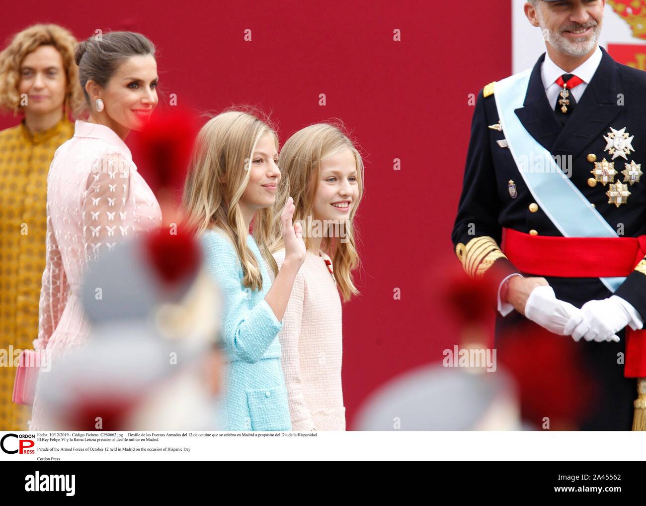 Madrid, Spanien. 12 Okt, 2019. Desfile de las Fuerzas Armadas del 12 de Mayo que se Feier en Madrid a propósito del Día de la Hispanidad. El Rey Felipe VI y la Reina Letizia Sudetendeutschen wies Schroeder el desfile Militar en Madrid. Parade der Streitkräfte von 12. Oktober in Madrid aus Anlass des Hispanic Tag Credit: CORDON PRESSE/Alamy Leben Nachrichten gehalten Stockfoto