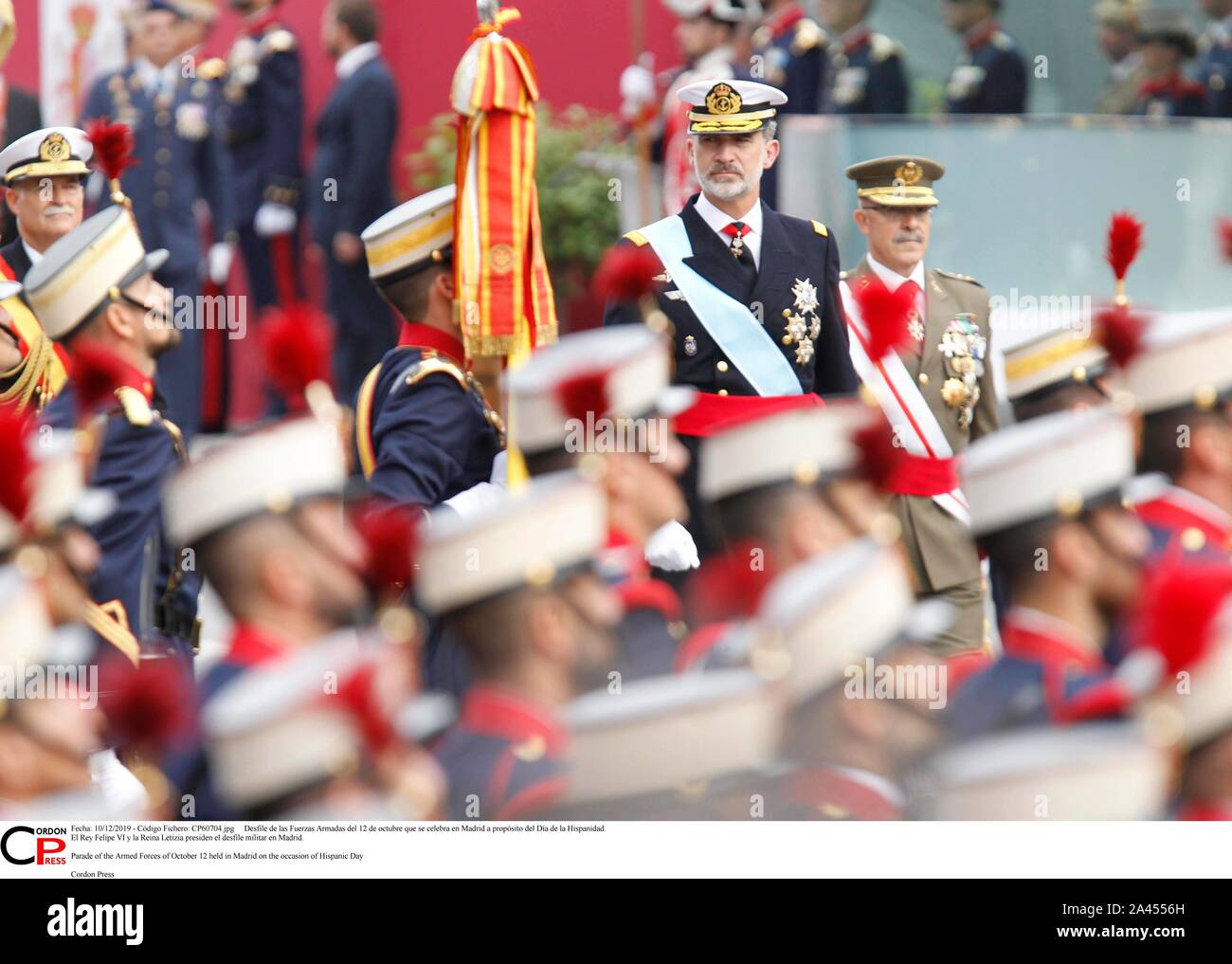 Madrid, Spanien. 12 Okt, 2019. Desfile de las Fuerzas Armadas del 12 de Mayo que se Feier en Madrid a propósito del Día de la Hispanidad. El Rey Felipe VI y la Reina Letizia Sudetendeutschen wies Schroeder el desfile Militar en Madrid. Parade der Streitkräfte von 12. Oktober in Madrid aus Anlass des Hispanic Tag Credit: CORDON PRESSE/Alamy Leben Nachrichten gehalten Stockfoto