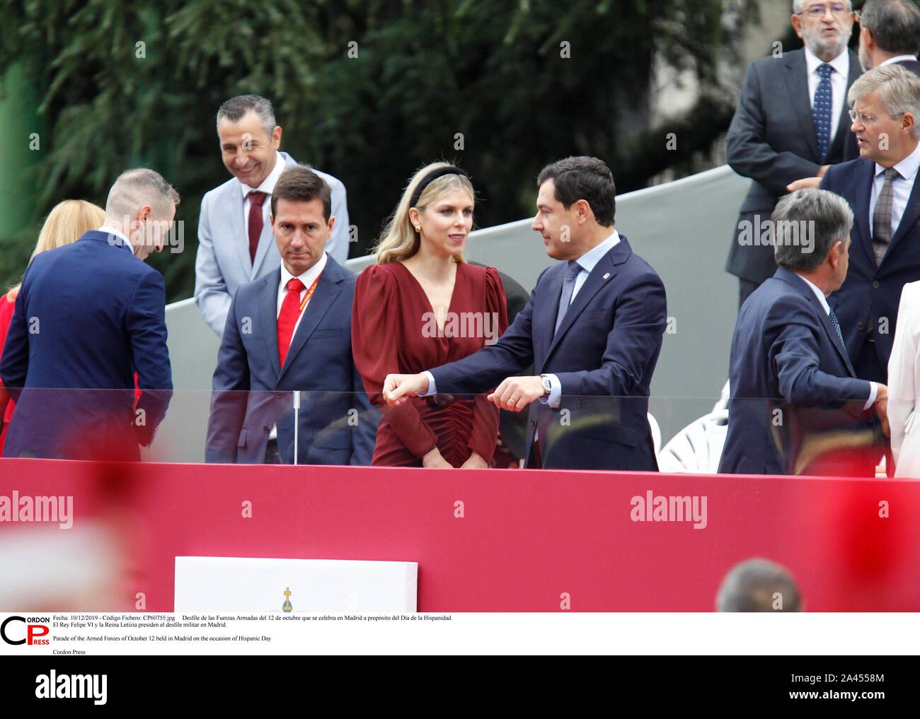 Madrid, Spanien. 12 Okt, 2019. Desfile de las Fuerzas Armadas del 12 de Mayo que se Feier en Madrid a propósito del Día de la Hispanidad. El Rey Felipe VI y la Reina Letizia Sudetendeutschen wies Schroeder el desfile Militar en Madrid. Parade der Streitkräfte von 12. Oktober in Madrid aus Anlass des Hispanic Tag Credit: CORDON PRESSE/Alamy Leben Nachrichten gehalten Stockfoto