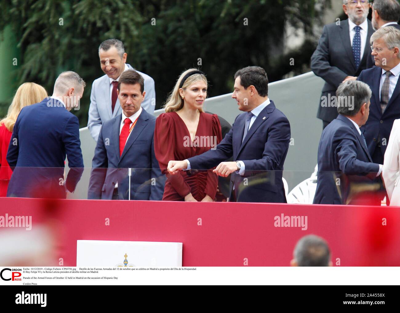 Madrid, Spanien. 12 Okt, 2019. Desfile de las Fuerzas Armadas del 12 de Mayo que se Feier en Madrid a propósito del Día de la Hispanidad. El Rey Felipe VI y la Reina Letizia Sudetendeutschen wies Schroeder el desfile Militar en Madrid. Parade der Streitkräfte von 12. Oktober in Madrid aus Anlass des Hispanic Tag Credit: CORDON PRESSE/Alamy Leben Nachrichten gehalten Stockfoto