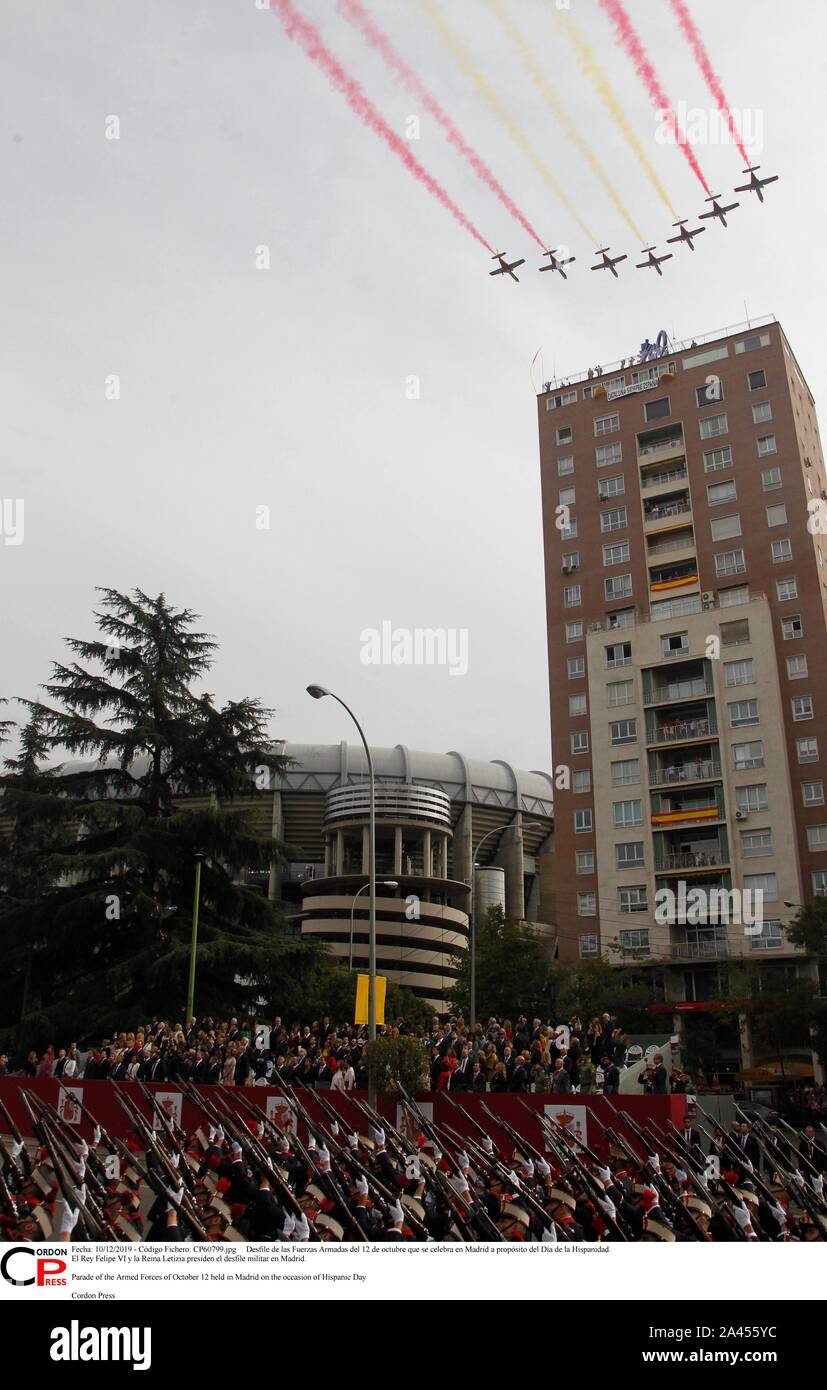 Madrid, Spanien. 12 Okt, 2019. Desfile de las Fuerzas Armadas del 12 de Mayo que se Feier en Madrid a propósito del Día de la Hispanidad. El Rey Felipe VI y la Reina Letizia Sudetendeutschen wies Schroeder el desfile Militar en Madrid. Parade der Streitkräfte von 12. Oktober in Madrid aus Anlass des Hispanic Tag Credit: CORDON PRESSE/Alamy Leben Nachrichten gehalten Stockfoto
