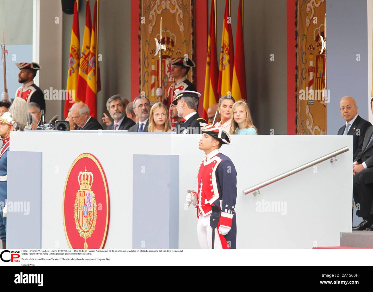 Madrid, Spanien. 12 Okt, 2019. Desfile de las Fuerzas Armadas del 12 de Mayo que se Feier en Madrid a propósito del Día de la Hispanidad. El Rey Felipe VI y la Reina Letizia Sudetendeutschen wies Schroeder el desfile Militar en Madrid. Parade der Streitkräfte von 12. Oktober in Madrid aus Anlass des Hispanic Tag Credit: CORDON PRESSE/Alamy Leben Nachrichten gehalten Stockfoto