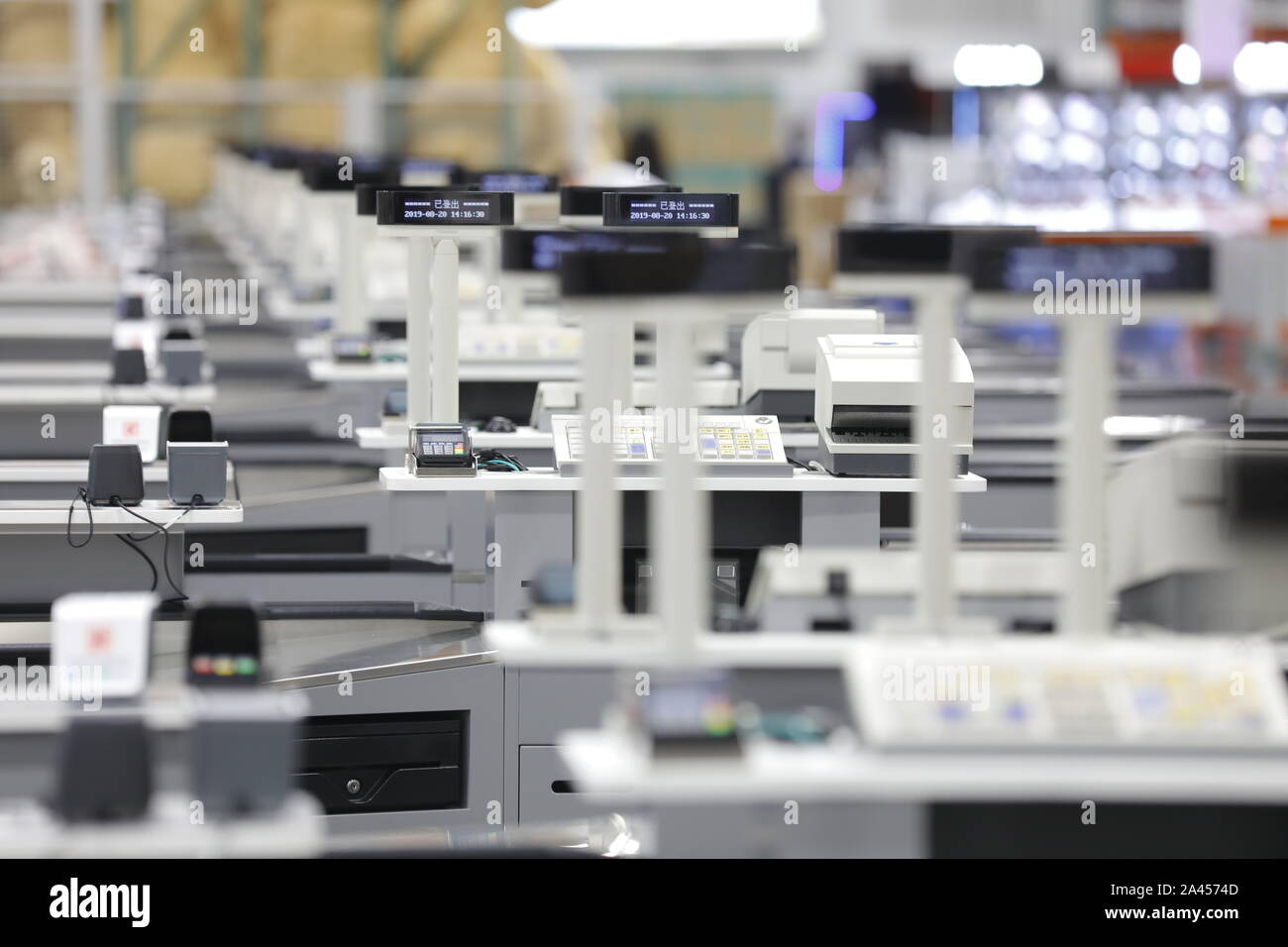 Innenansicht der ersten Ziegel und Mörtel Store von Costco, die auf dem chinesischen Festland in Minhang district, Shanghai, China, 20. August 2019. Globale mem Stockfoto