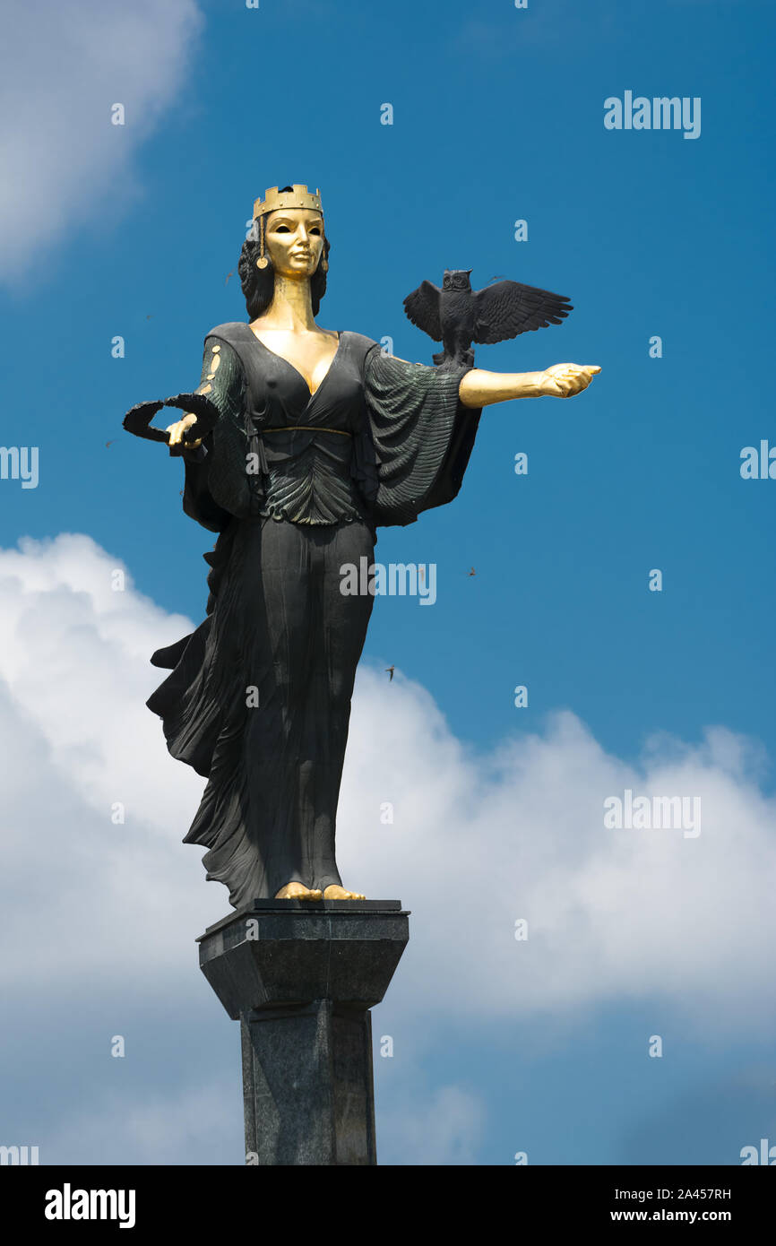 Statue der Heiligen Sophia, Symbol der Weisheit und Beschützer von Sofia (Bulgarien) Stockfoto
