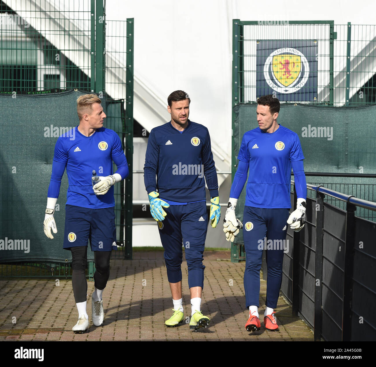 Edinburgh, Schottland, Großbritannien. 12 Okt, 2019. L/R-Torhüter Craig Mac Gillivray (Portsmouth), David Marshall (Wigan) & Jon McLaughlin Sunderland) Schottland Fußball Team Training im Oriam, Riccarton, Edinburgh, für Scotlands UEFA EURO 2020 Qualifier Befestigung gegen San Marino am Hampden Park Glasgow (13 Okt 19) Credit: Eric mccowat/Alamy leben Nachrichten Stockfoto