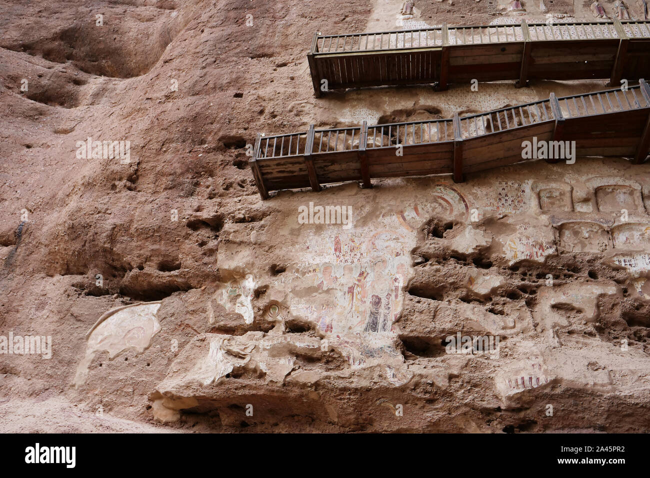 Chinesische Alte traditionelle Tempel Grotte relief Malerei in Tianshui Wushan Wasservorhang Höhlen, Gansu China Stockfoto