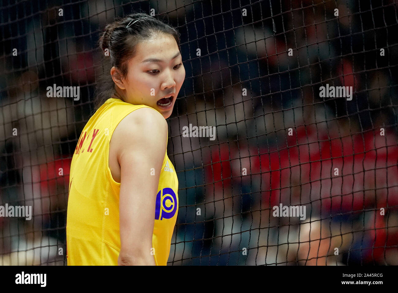 Yuan Xinyue von China reagiert während der zweiten Runde 2019 FIVB Volleyball der Frauen-WM gegen die Vereinigten Staaten in Sapporo City, Hokkaid Stockfoto