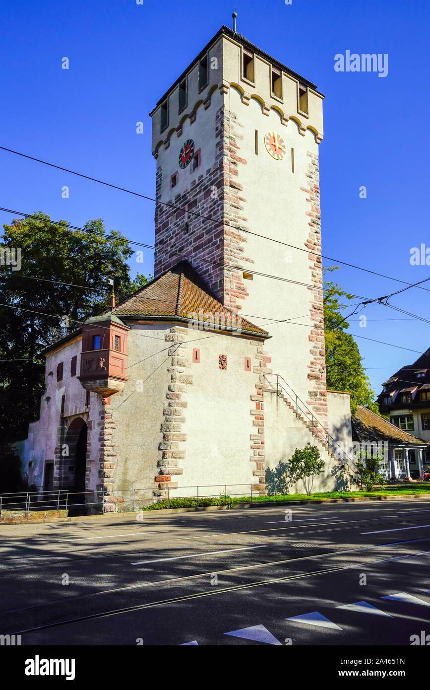 St. Johanns-Tor (St. Johanns Tor) ist eine der drei erhaltenen Toren an die alte mittelalterliche Stadt, Basel, Schweiz. Stockfoto