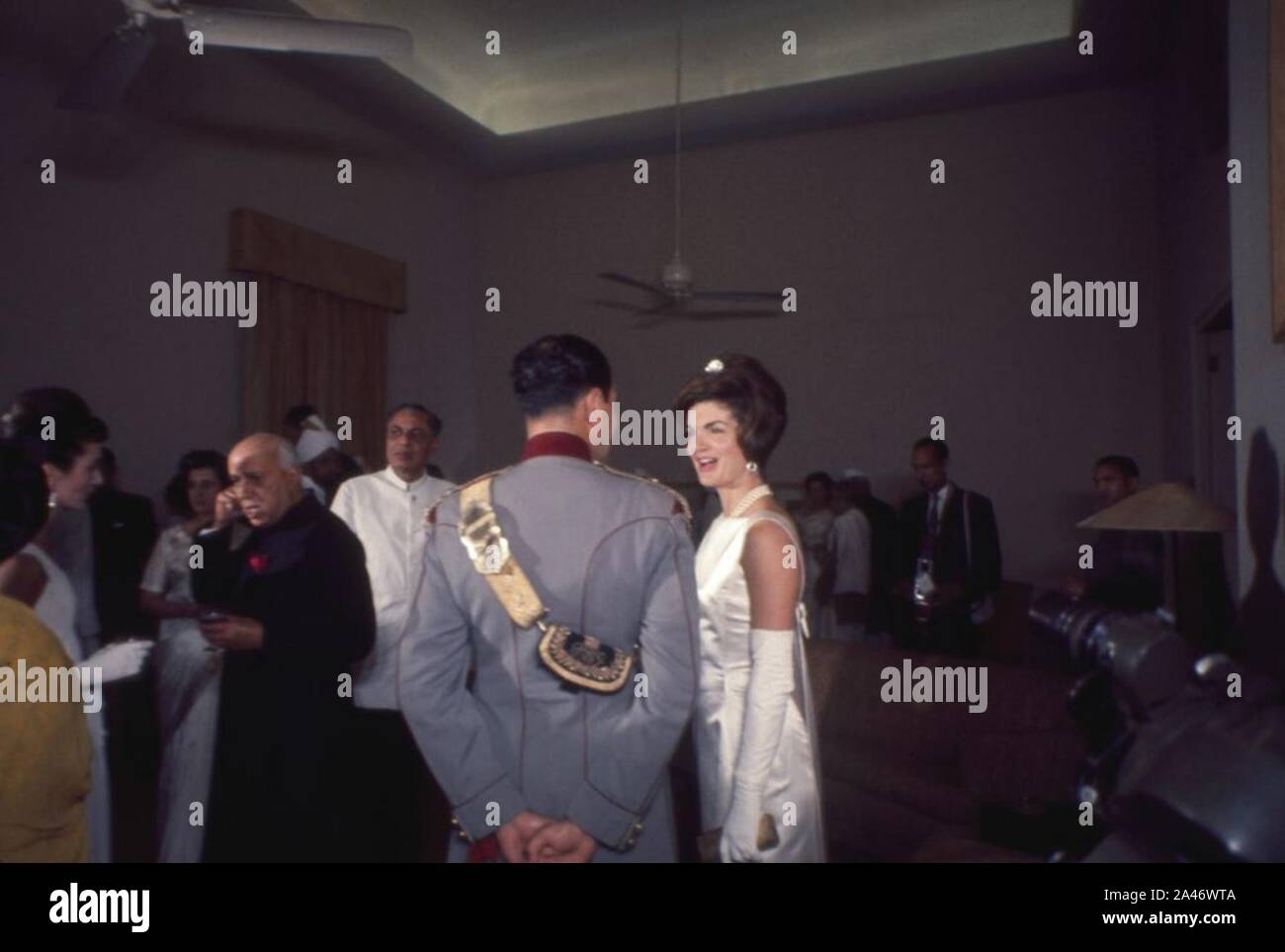 First Lady Jacqueline Kennedy besucht das Abendessen in der Residence von der indische Premierminister Jawaharlal Nehru. Stockfoto