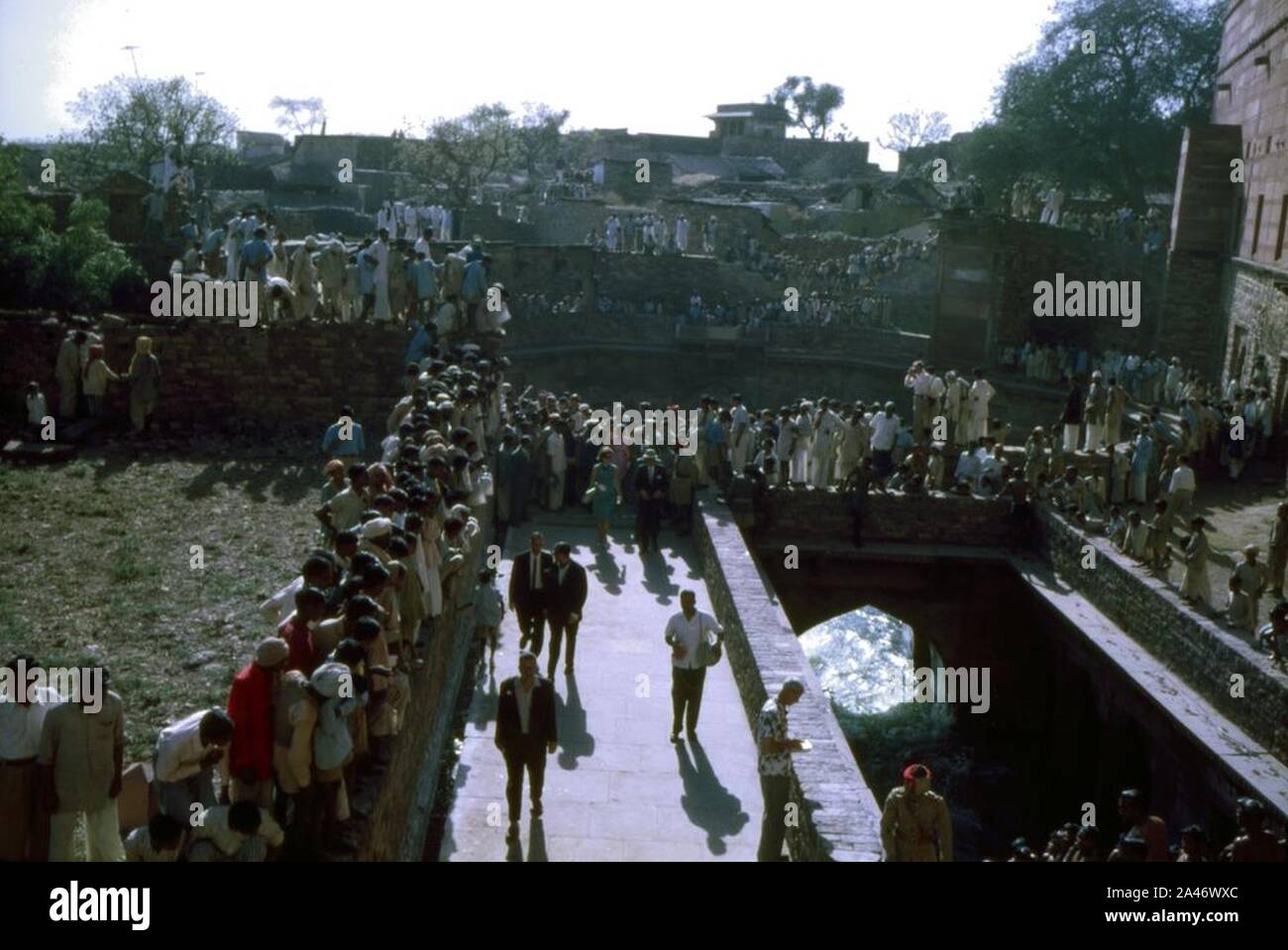 First Lady Jacqueline Kennedy Touren Fatehpur Sikri in Indien (10). Stockfoto