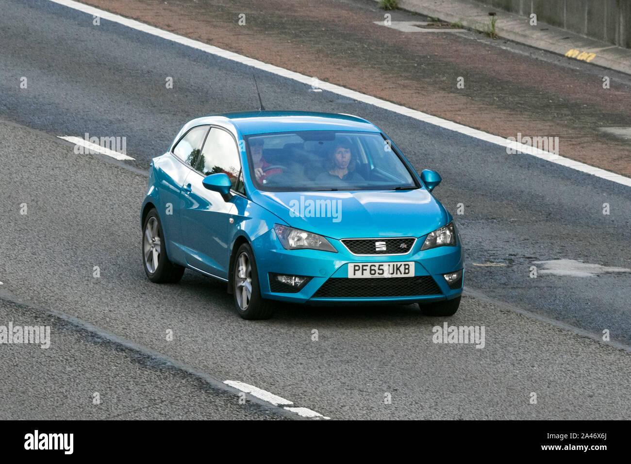 2015 SEAT Ibiza FR TSI; Reisen auf der Autobahn M6 in der Nähe von Preston in Lancashire, Großbritannien Stockfoto