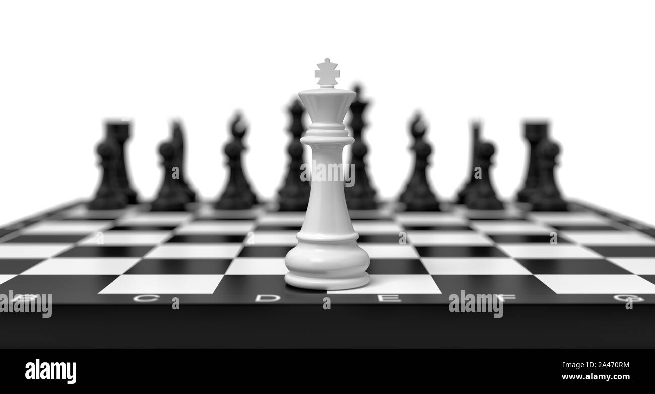 3D-Darstellung eines einsamen Weißen chess King steht auf einem Schachbrett mit schwarzen Zahlen in den unscharfen Hintergrund auftauchen. Allein gegen den Feind. Gesellschaftsspiele Stockfoto
