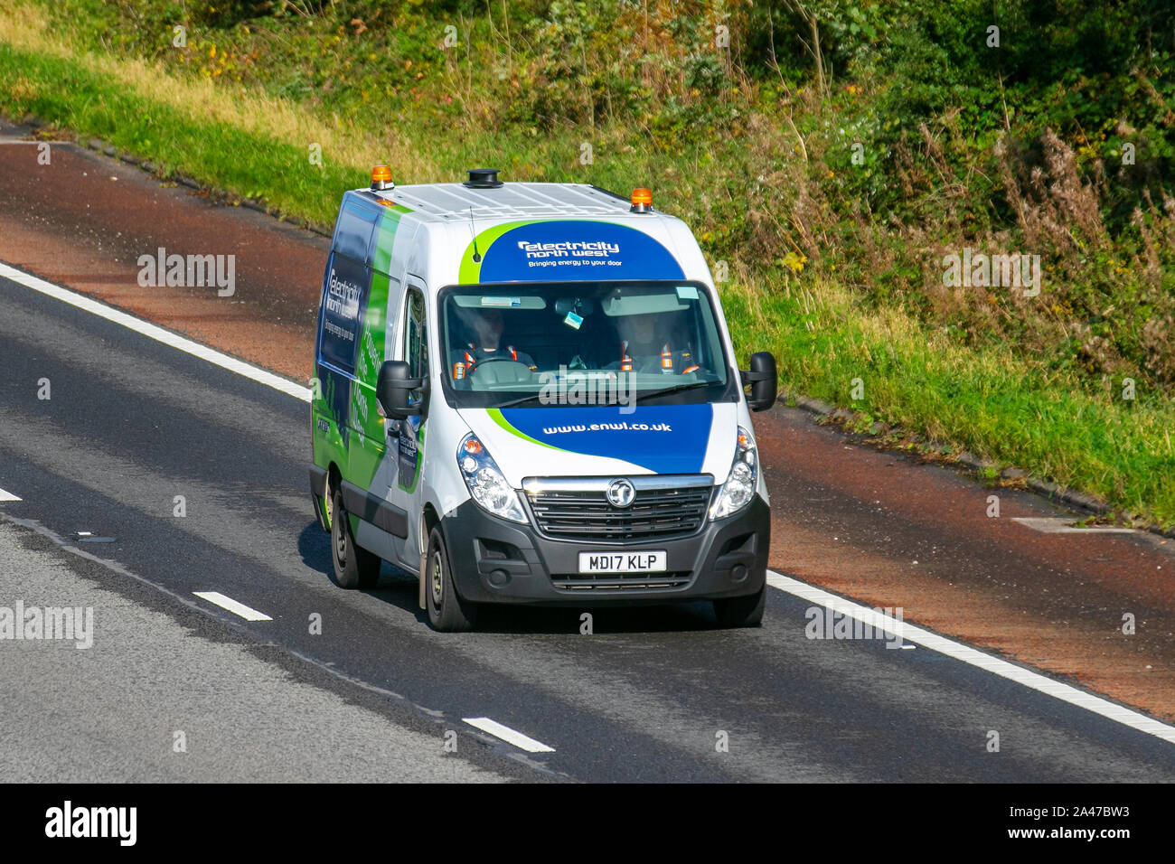 2017 Opel Movano L1 H2 F 2800 CDTI; Großbritannien Verkehr, Transport, moderne, Lieferwagen nach Süden auf die 3 spurige Autobahn M6 Autobahn gebunden. Stockfoto