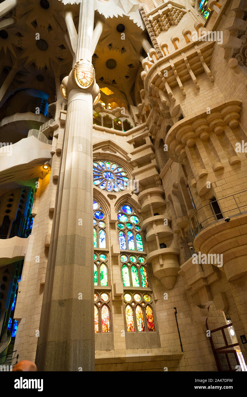 Innenraum der Kathedrale La Sagrada Familia Stockfoto