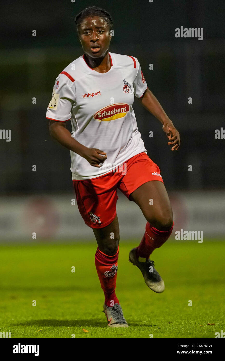 Köln, Deutschland - 11. Oktober: Eunice Beckmann von 1. FC Köln während der 'Die Liga "Women's League Match zwischen 1. FC Köln und dem Vfl Wolfsburg am Franz - Stockfoto