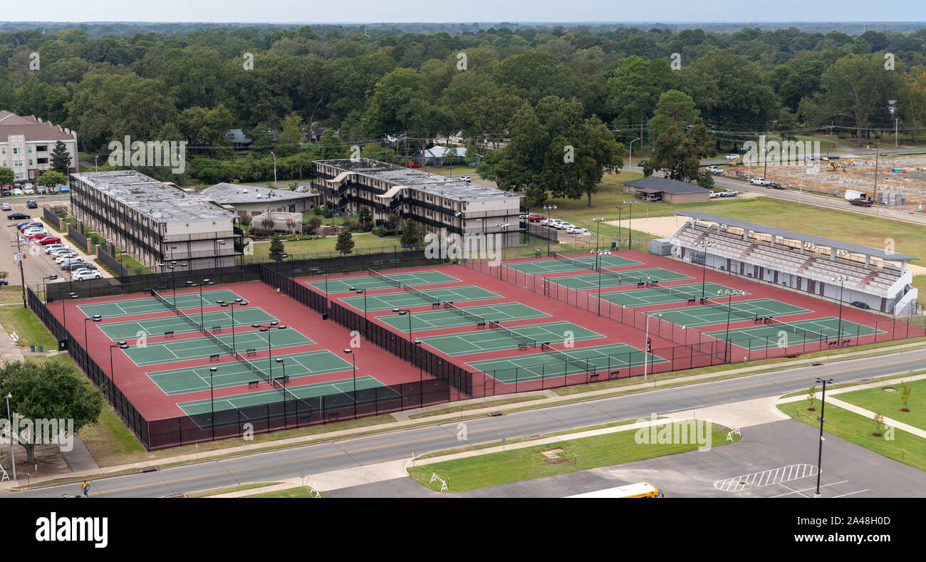 Monroe, LA, USA - 5. Oktober 2019: Tennisplätze auf UL - Monroe Campus Stockfoto