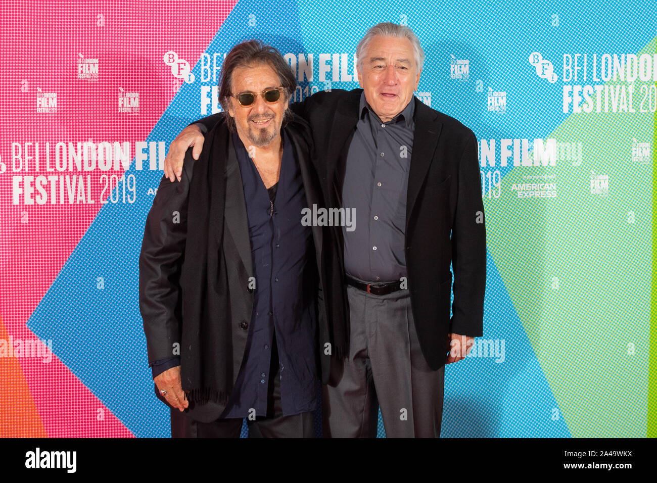 Al Pacino (links) und Robert De Niro bei einem Fotoshooting für die Iren als Teil der BFI London Film Festival 2019 am May Fair Hotel, London statt. Stockfoto