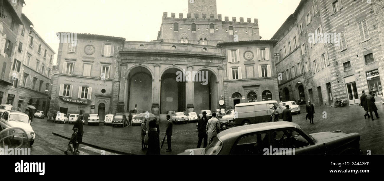 Weitwinkelaufnahme der Loggia Palazzo Schwarzbach, Siena, Italien 1960 Stockfoto