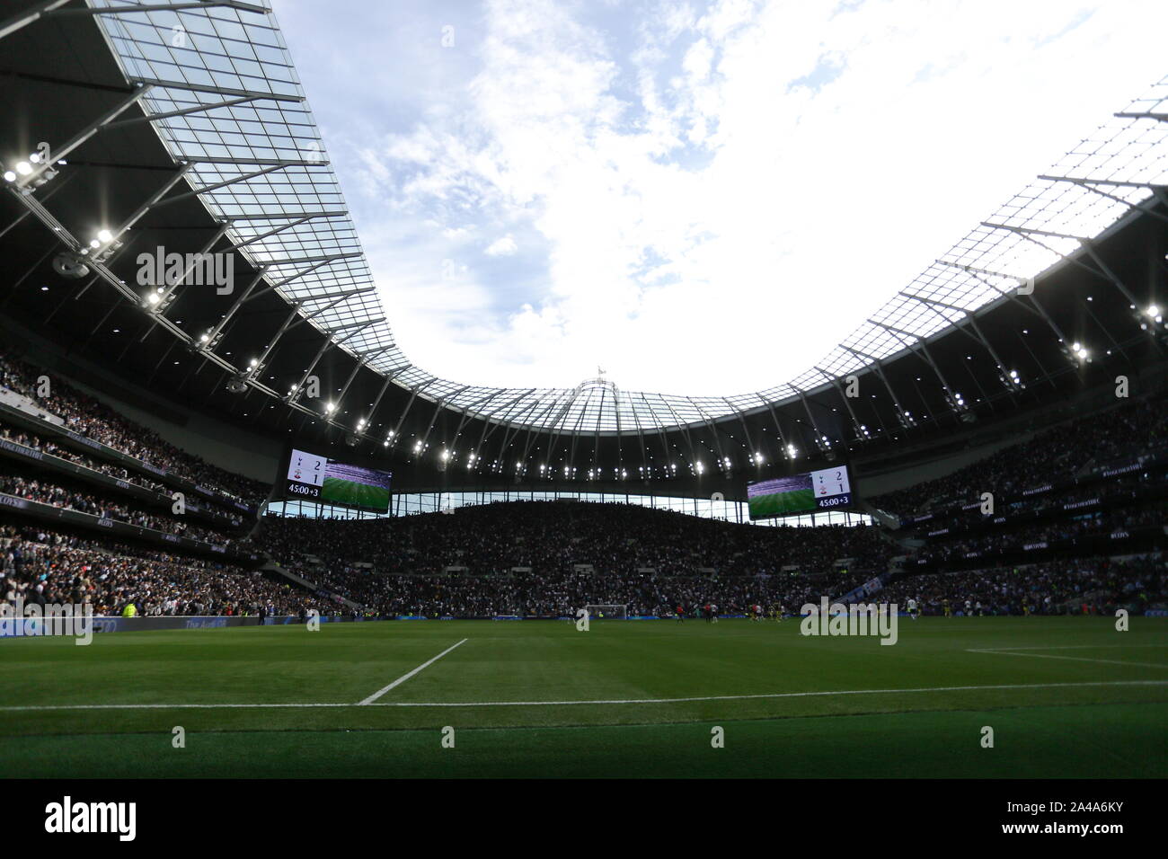 Tottenham, London, UK. 28, September, 2019. Einen allgemeinen Blick in die Tottenham Hotspur Stadium, die Heimat zu Tottenham Hostpur FC. Stockfoto