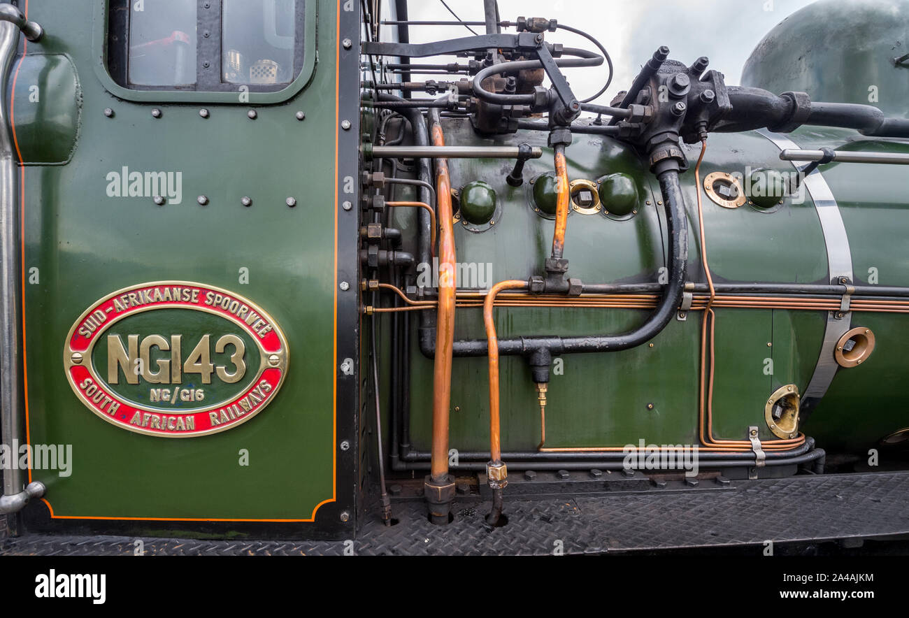 Ex South African Railways NGG 16 Klasse Garratt in grünen Lackierung, die auf den Ffestiniog und Welsh Highland Railway, North Wales, UK Stockfoto