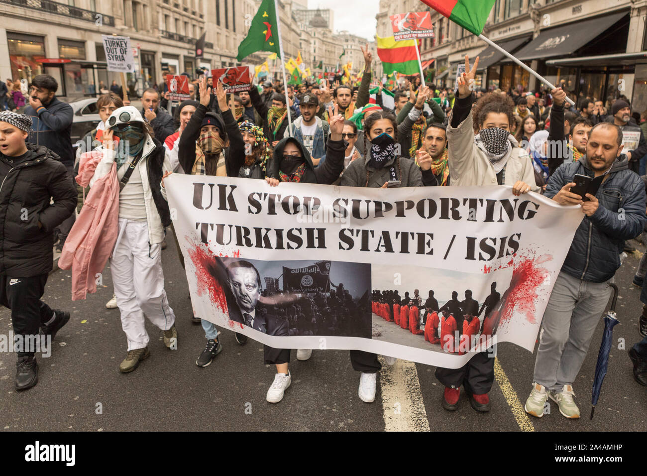 London, Großbritannien. 13 Okt, 2019. Demonstration der türkischen Invasion von rojava zu stoppen. Der Protest versammelt Broadcasting House, Portland Place vor dem Parlament marschieren Sq. Penelope Barritt/Alamy leben Nachrichten Stockfoto