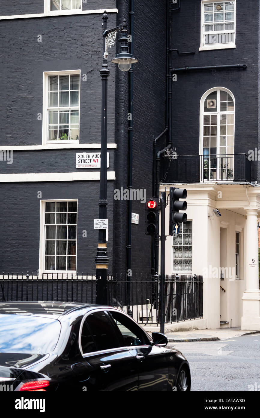 Elegantes Haus in der Straße von London Stockfoto