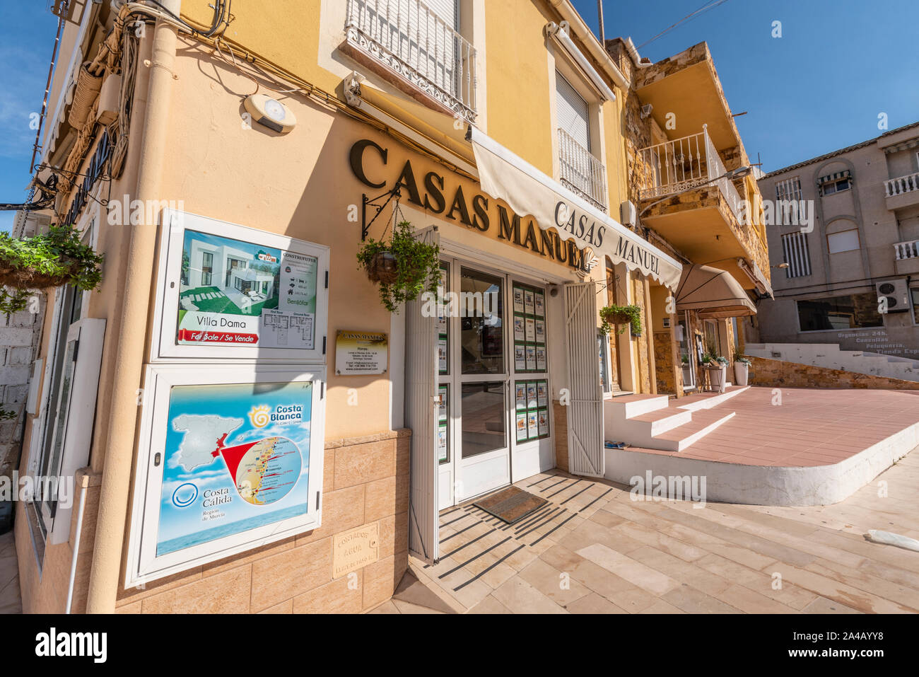 Casas Manuel Immobilienmakler Immobilienmarkt Geschäftsräume in Benijofar, Spanien, wie auf Sonne Meer & Verkauf Häuser TV-Show gesehen. Familienunternehmen Stockfoto