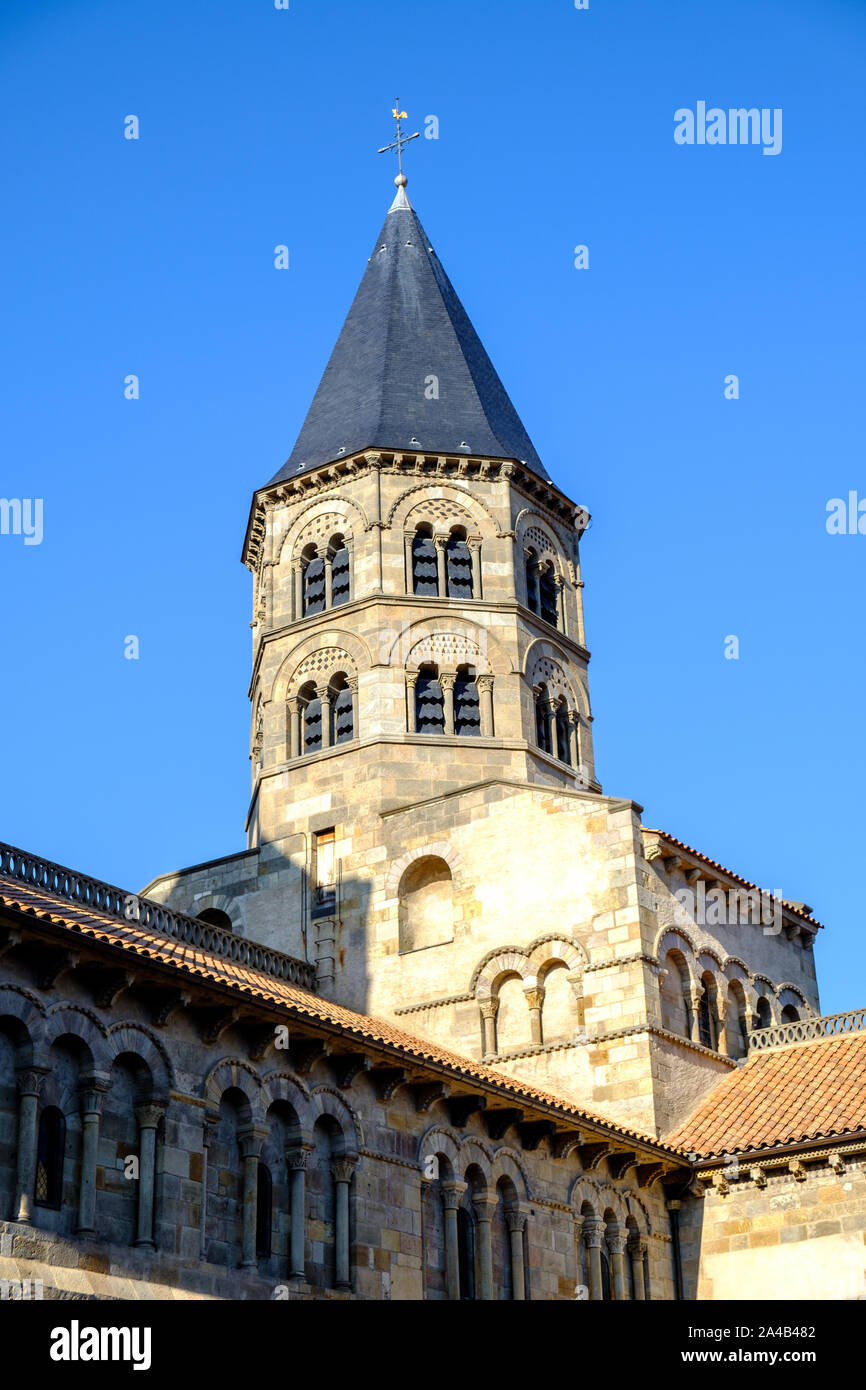 Basilika von Notre-Dame du Port, Clermont-Ferrand, Frankreich Stockfoto