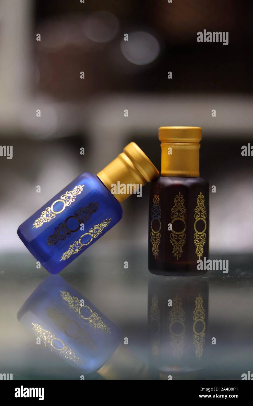 Schöne kleine attar Flaschen Bild in einem bangladeshi Shop hd Stockfoto