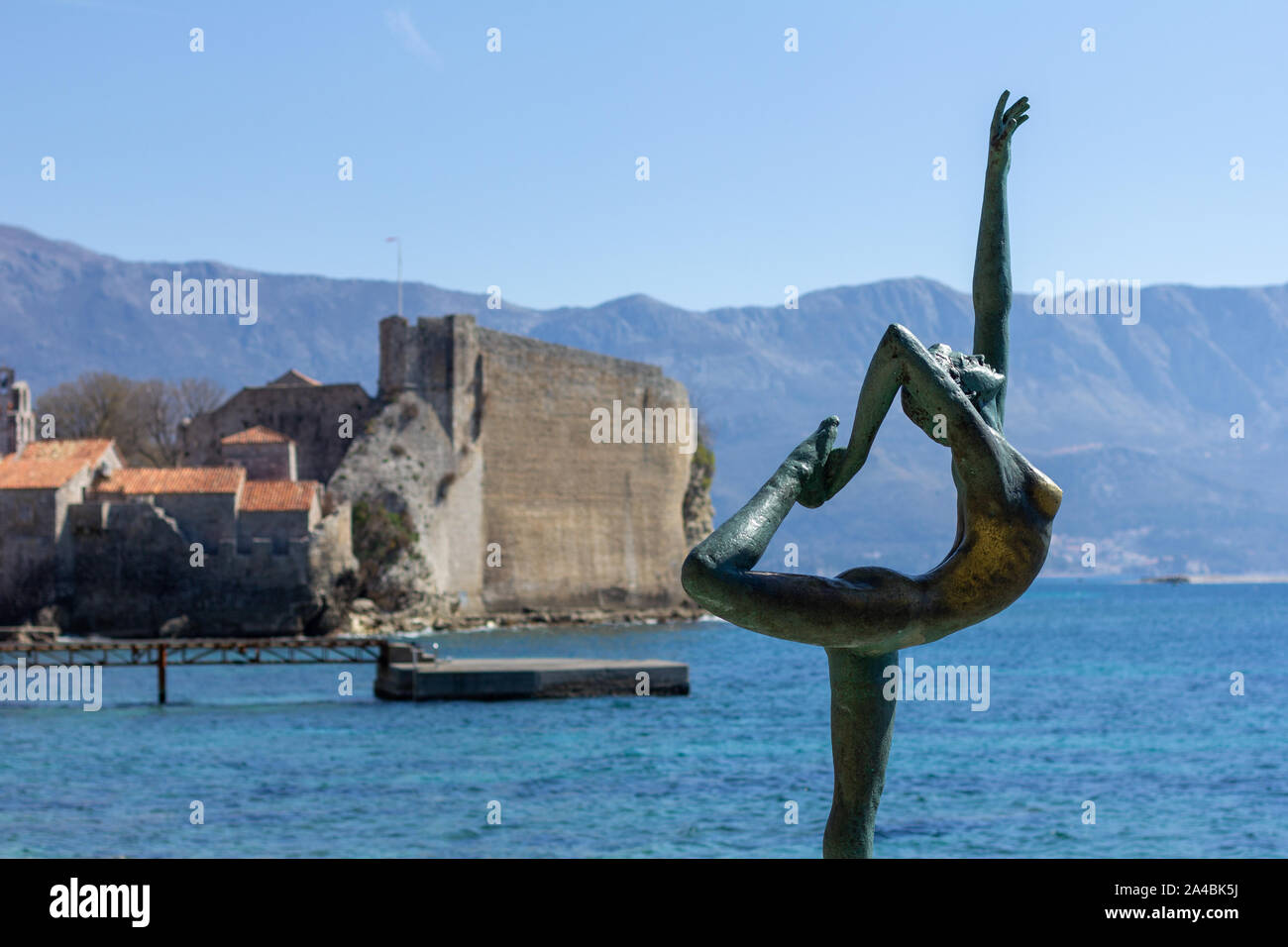 März 23, 2019 - Budva, Montenegro - das Ballett Tänzerin Statue ist eine Ikone Attraktion in der Nähe der Altstadt von Budva Stockfoto