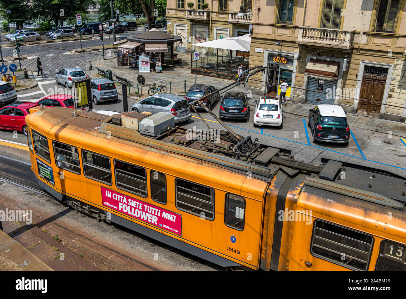 Eine alte Straßenbahn von Turin an der Piazza Gran Madre di Dio, Turin, Italien Stockfoto