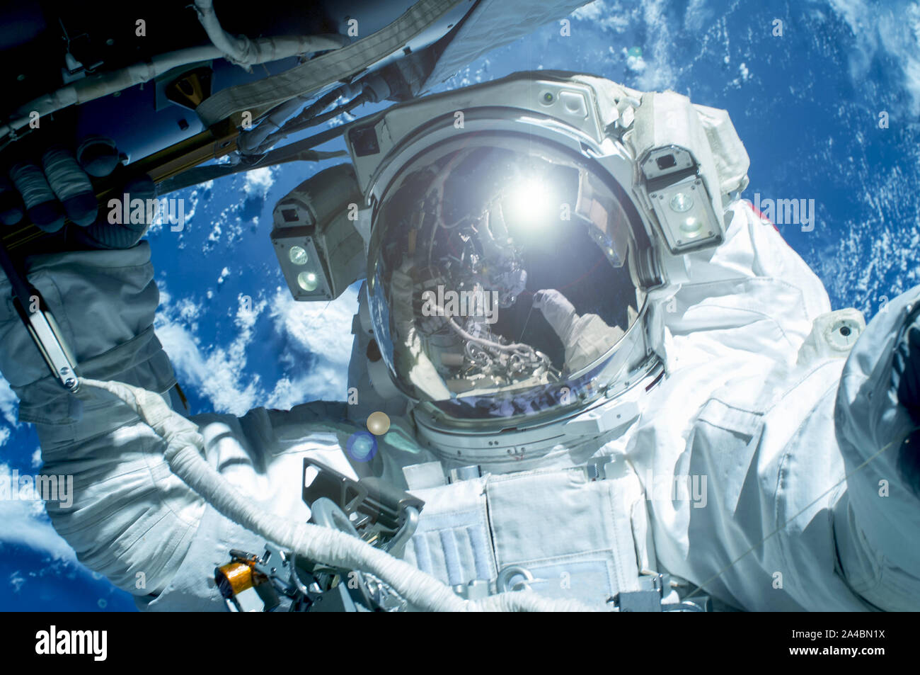 Astronaut im Weltraum in einem Raumanzug. Elemente dieses Bild wurde von der NASA eingerichtet. Stockfoto